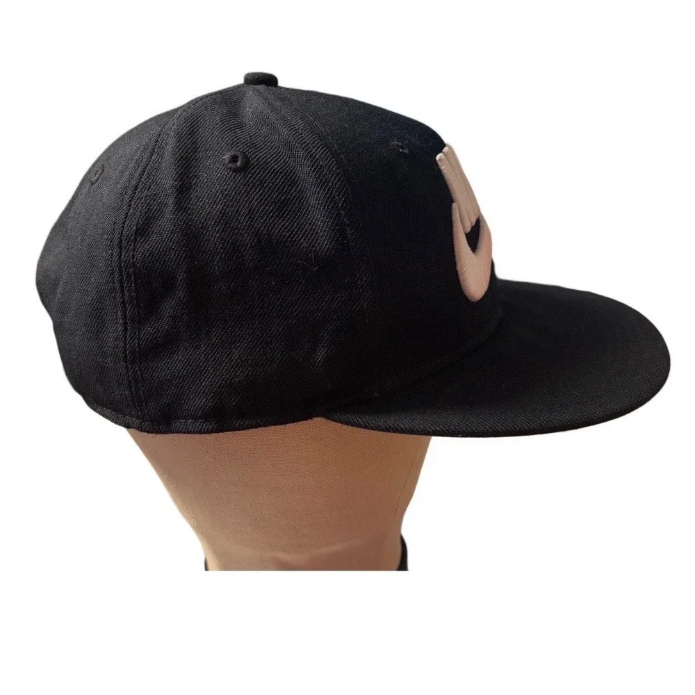 Nike True Snapback Hat‎ Black White Embroidered Futura Logo Flat Brim Cap